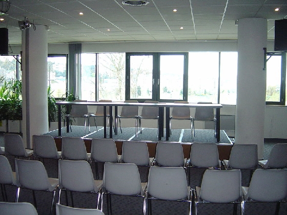 CC800 estrade.JPG
